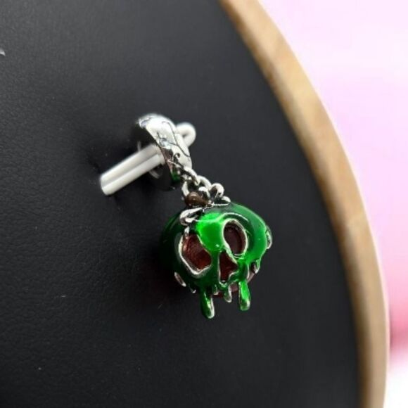 Poisoned Apple Charm S925 Sterling Silver Slide-On Bracelet Disney Villain Inspo - Picture 5 of 11